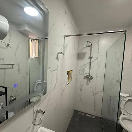 Juli's Spot * Tirana